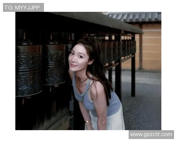 足球球星太太风采:豪门背后的女神魅力与时尚品味展现 足球球星太太风采:豪门背后的女神魅力与时尚品味展现