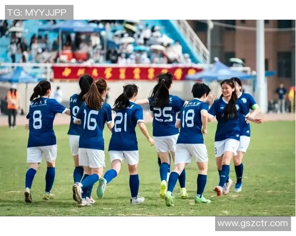 女足球星领军人物与她们背后的团队支持与成长故事 女足球星领军人物与她们背后的团队支持与成长故事