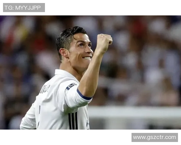 曼联传奇球星C罗的辉煌岁月与跌宕起伏的足球生涯解析 曼联传奇球星C罗的辉煌岁月与跌宕起伏的足球生涯解析