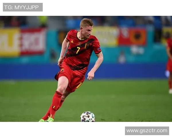 足球传球艺术大师集锦 精彩瞬间重现球场传递魅力 足球传球艺术大师集锦 精彩瞬间重现球场传递魅力